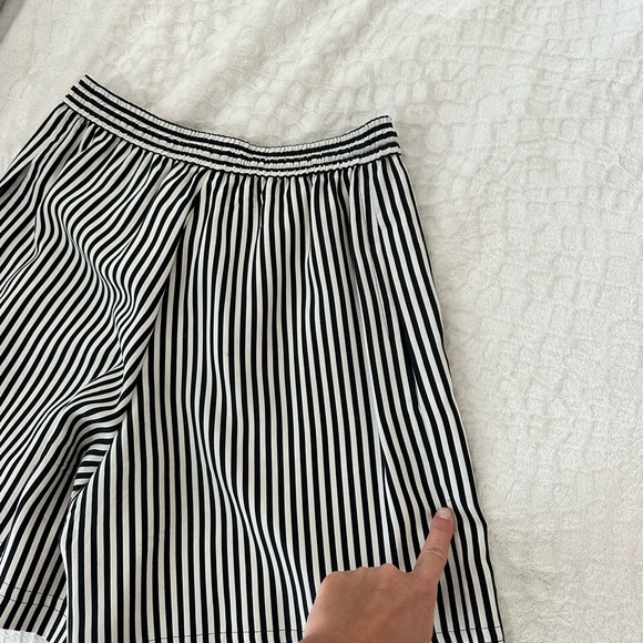 VINTAGE 90s vest and high waisted shorts set w vertical white and black stripes - Picture 15 of 15